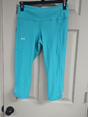 Under Armour Bright Teal Cropped Performance Leggings